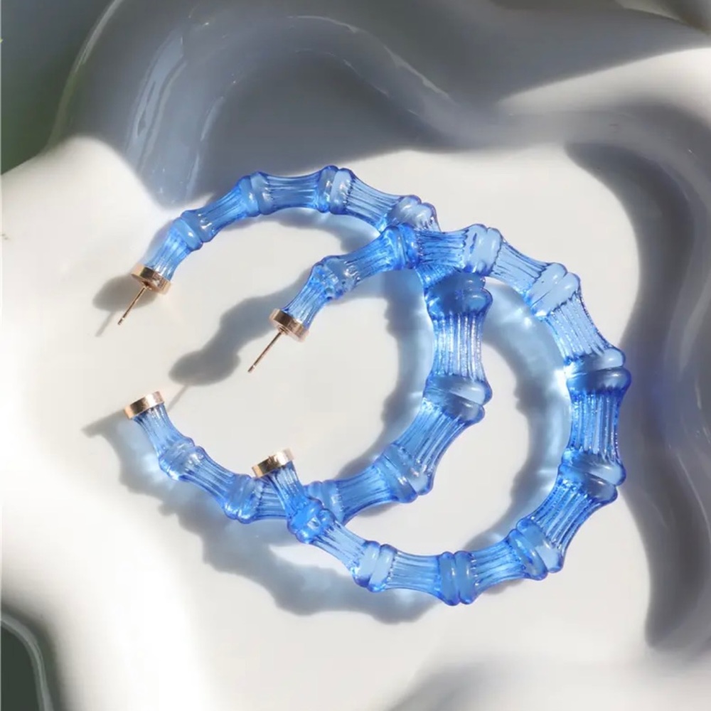 ☀️ Jewelry 2 for $20☀️ Clear Blue Resin Hoops